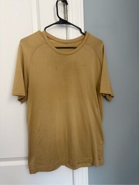Men’s Lululemon Shirt